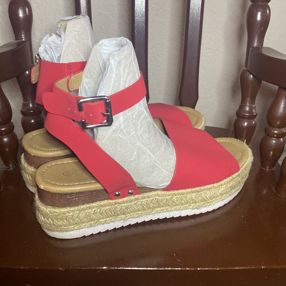 Red Strap Forever Sandals - Picture 4 of 11
